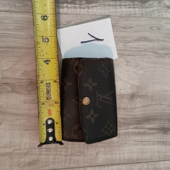 Louis Vuitton Key Case Monogram Multicle 6 - Picture 7 of 8